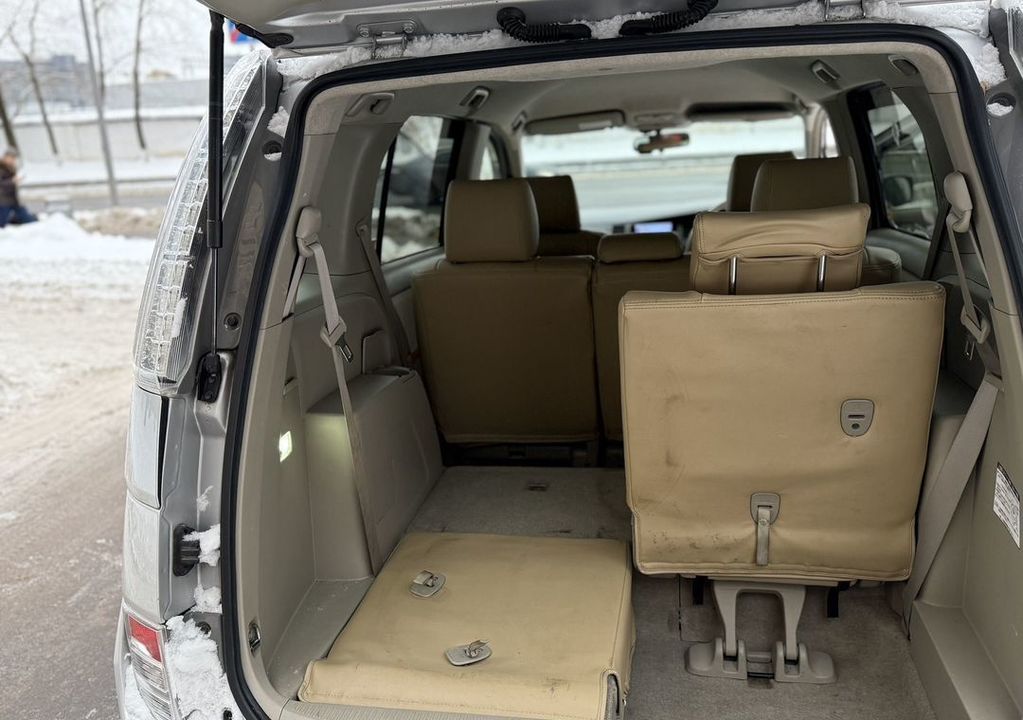 Toyota ISis, 2012 год, 1 515 000 рублей, 19 фотография
