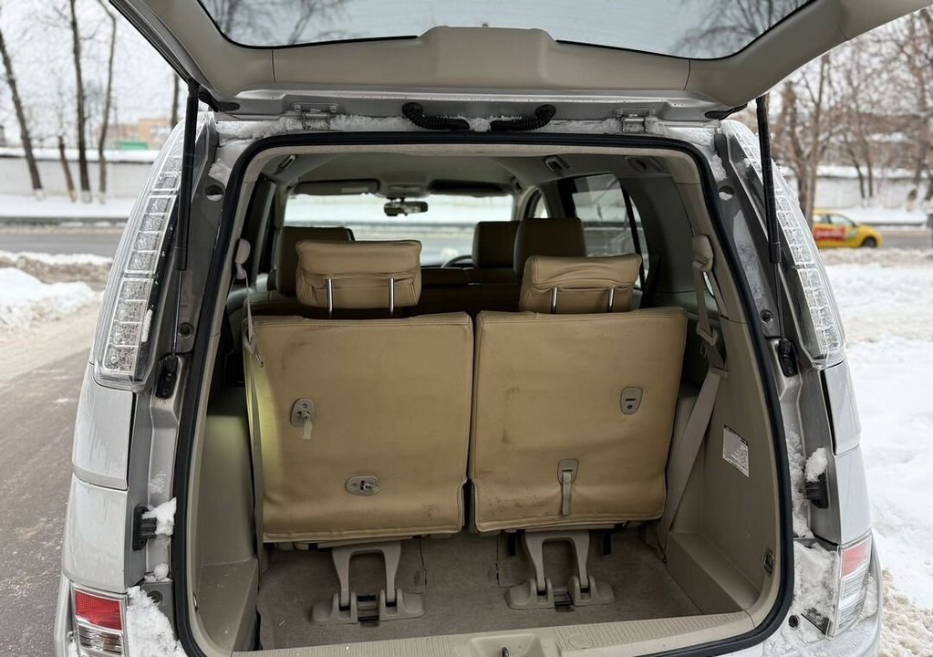 Toyota ISis, 2012 год, 1 515 000 рублей, 18 фотография