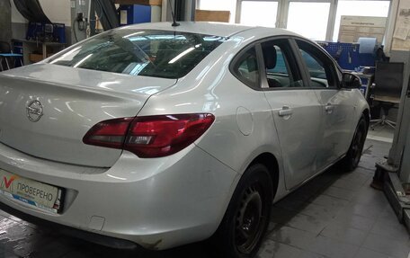 Opel Astra J, 2013 год, 660 000 рублей, 3 фотография