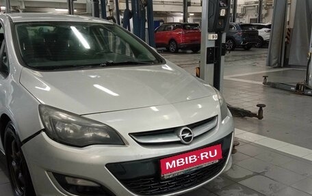 Opel Astra J, 2013 год, 660 000 рублей, 2 фотография