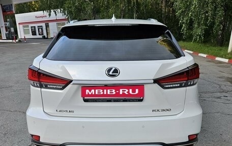 Lexus RX IV рестайлинг, 2021 год, 6 500 000 рублей, 3 фотография