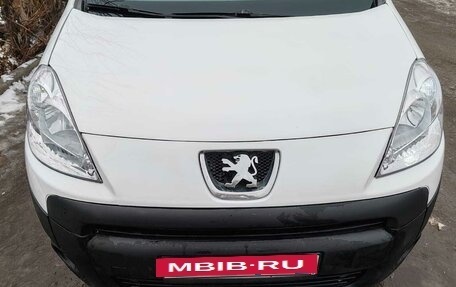 Peugeot Partner II рестайлинг 2, 2011 год, 560 000 рублей, 8 фотография