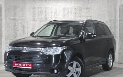 Mitsubishi Outlander III рестайлинг 3, 2013 год, 1 345 000 рублей, 1 фотография