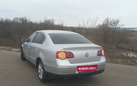 Volkswagen Passat B6, 2005 год, 590 000 рублей, 3 фотография