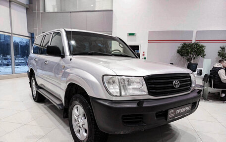 Toyota Land Cruiser 100 рестайлинг 2, 2000 год, 2 198 000 рублей, 3 фотография