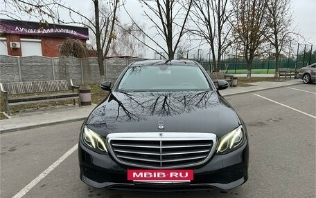 Mercedes-Benz E-Класс, 2018 год, 2 650 000 рублей, 3 фотография