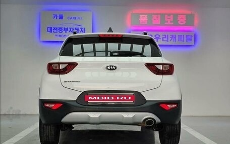 KIA Stonic, 2020 год, 1 300 000 рублей, 4 фотография