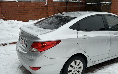 Hyundai Solaris II рестайлинг, 2011 год, 850 000 рублей, 4 фотография