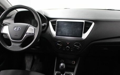 Hyundai Solaris II рестайлинг, 2018 год, 1 110 000 рублей, 11 фотография