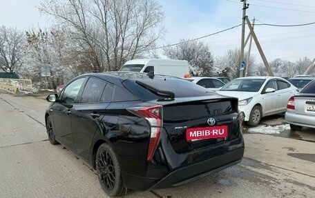 Toyota Prius IV XW50, 2018 год, 2 200 000 рублей, 4 фотография