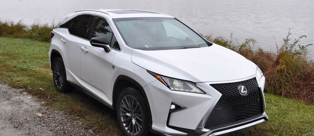 Lexus RX IV рестайлинг, 2021 год, 4 500 000 рублей, 2 фотография