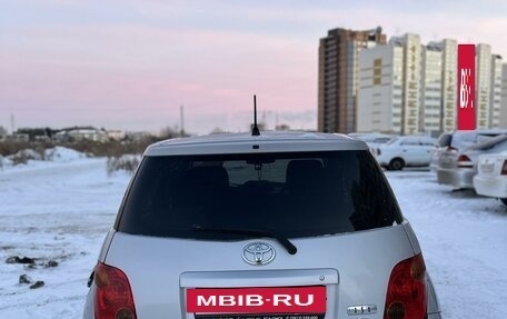 Toyota Ist II, 2004 год, 780 000 рублей, 3 фотография