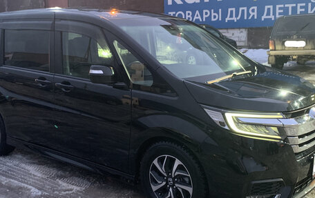 Honda Stepwgn IV, 2018 год, 2 570 000 рублей, 12 фотография