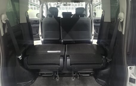 Toyota Noah III, 2016 год, 2 380 000 рублей, 12 фотография