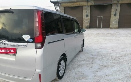 Toyota Noah III, 2016 год, 2 380 000 рублей, 7 фотография