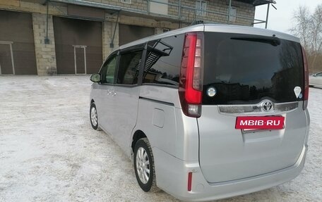 Toyota Noah III, 2016 год, 2 380 000 рублей, 8 фотография