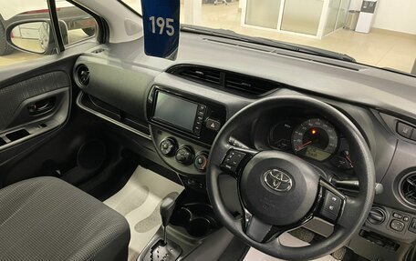 Toyota Vitz, 2019 год, 1 399 999 рублей, 11 фотография