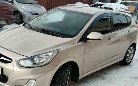 Hyundai Solaris II рестайлинг, 2011 год, 615 000 рублей, 2 фотография