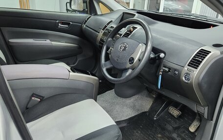 Toyota Prius, 2011 год, 1 100 000 рублей, 9 фотография