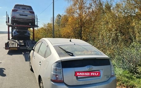 Toyota Prius, 2011 год, 1 100 000 рублей, 13 фотография