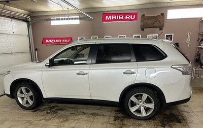 Mitsubishi Outlander III рестайлинг 3, 2014 год, 1 950 000 рублей, 1 фотография