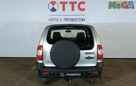 Chevrolet Niva I рестайлинг, 2017 год, 910 000 рублей, 7 фотография