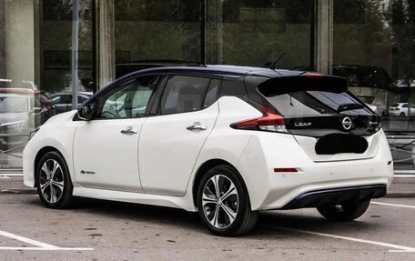 Nissan Leaf II, 2018 год, 1 760 000 рублей, 3 фотография