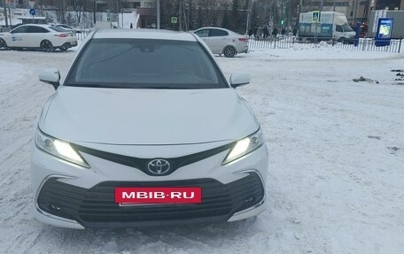 Toyota Camry, 2021 год, 3 000 000 рублей, 4 фотография