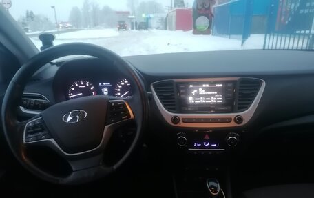 Hyundai Solaris II рестайлинг, 2017 год, 1 400 000 рублей, 5 фотография