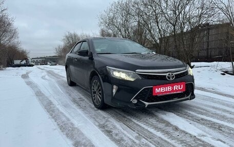 Toyota Camry, 2017 год, 2 200 000 рублей, 10 фотография