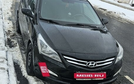 Hyundai Solaris II рестайлинг, 2015 год, 850 000 рублей, 5 фотография