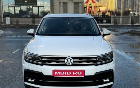 Volkswagen Tiguan II, 2018 год, 3 450 000 рублей, 1 фотография