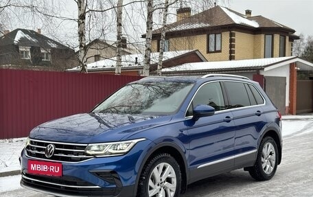 Volkswagen Tiguan II, 2021 год, 4 350 000 рублей, 1 фотография