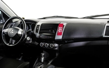 Mitsubishi Outlander III рестайлинг 3, 2010 год, 900 000 рублей, 9 фотография