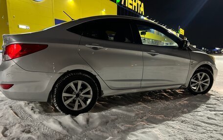 Hyundai Solaris II рестайлинг, 2011 год, 750 000 рублей, 4 фотография