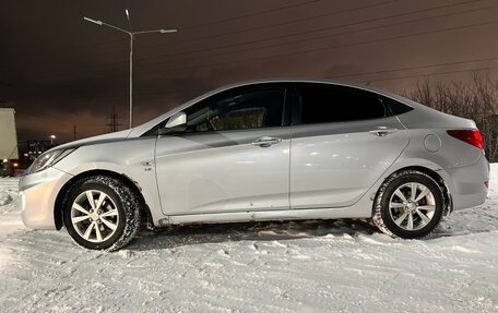 Hyundai Solaris II рестайлинг, 2011 год, 750 000 рублей, 3 фотография