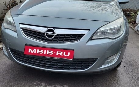 Opel Astra J, 2011 год, 920 000 рублей, 1 фотография