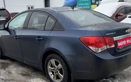 Chevrolet Cruze II, 2010 год, 499 999 рублей, 4 фотография