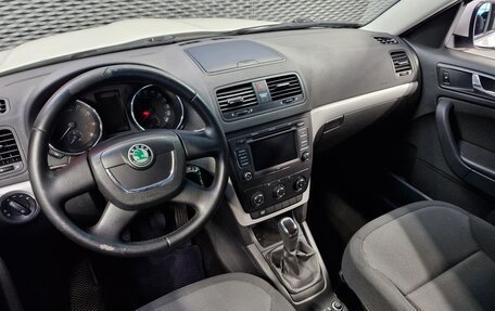 Skoda Yeti I рестайлинг, 2011 год, 680 000 рублей, 34 фотография