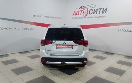 Mitsubishi Outlander III рестайлинг 3, 2016 год, 1 749 900 рублей, 6 фотография