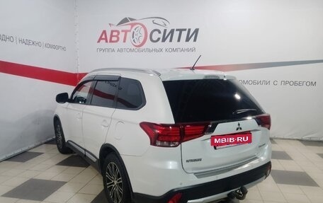 Mitsubishi Outlander III рестайлинг 3, 2016 год, 1 749 900 рублей, 5 фотография