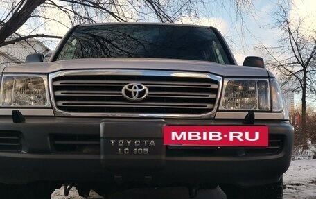 Toyota Land Cruiser 100 рестайлинг 2, 2004 год, 4 400 000 рублей, 6 фотография