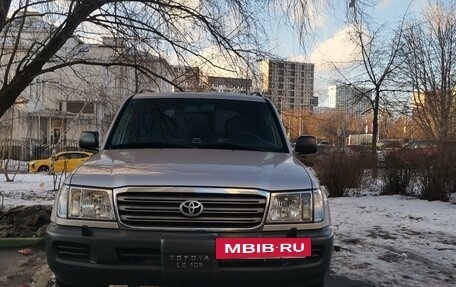 Toyota Land Cruiser 100 рестайлинг 2, 2004 год, 4 400 000 рублей, 2 фотография