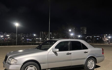 Mercedes-Benz C-Класс, 1994 год, 250 000 рублей, 1 фотография