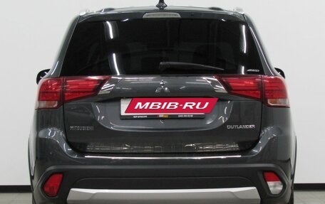 Mitsubishi Outlander III рестайлинг 3, 2017 год, 2 175 000 рублей, 4 фотография