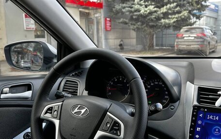 Hyundai Solaris II рестайлинг, 2012 год, 880 000 рублей, 9 фотография