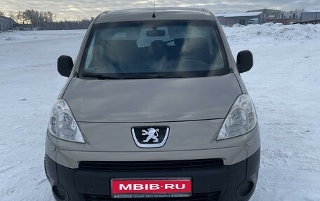 Peugeot Partner II рестайлинг 2, 2010 год, 617 000 рублей, 1 фотография