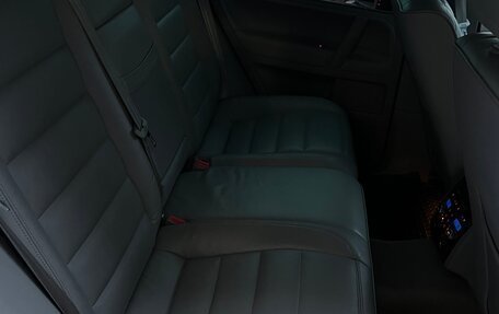 Volkswagen Touareg III, 2003 год, 999 999 рублей, 3 фотография