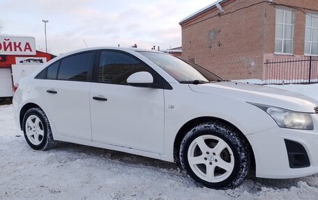 Chevrolet Cruze II, 2013 год, 700 000 рублей, 3 фотография