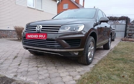 Volkswagen Touareg III, 2015 год, 3 350 000 рублей, 2 фотография